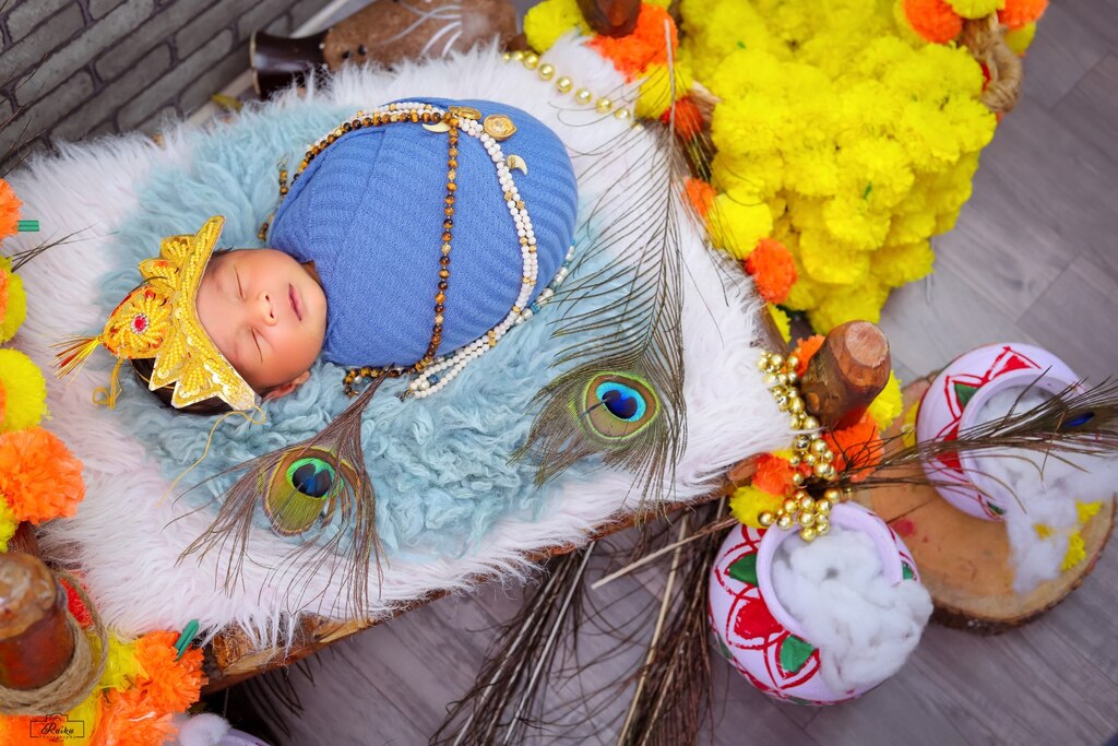 Newborn Krishna Theme With Blue Wrapping 148